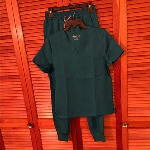 Carribean blue scrub set like new size small